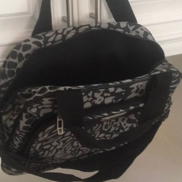 TAG Carryon Bag with Bonus - Picture 3 of 5